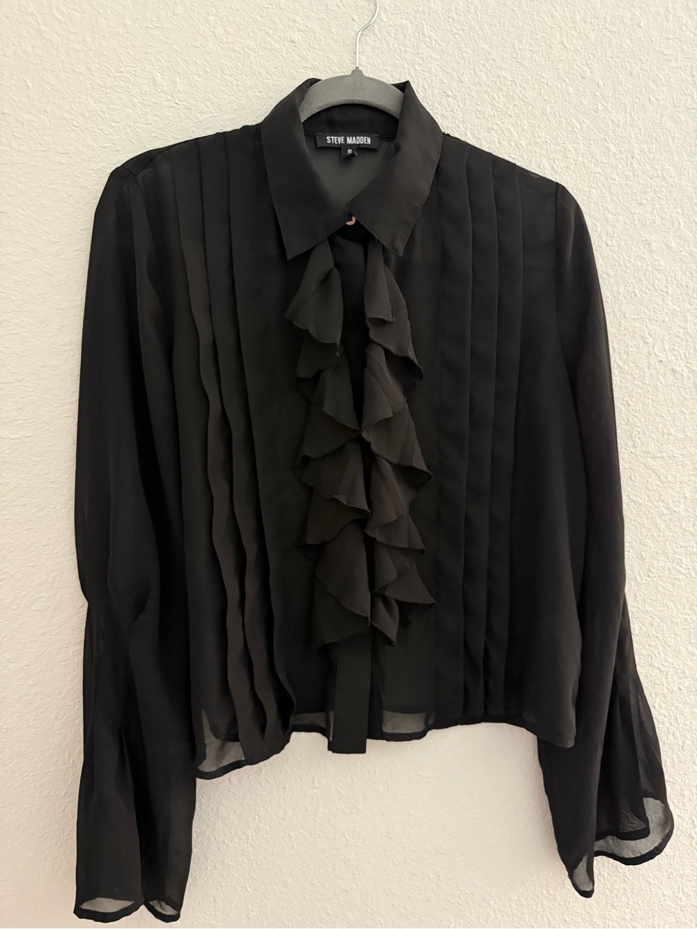 Steve Madden Black Ruffle-Pleat Long-Sleeve Blouse